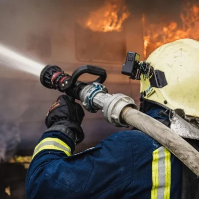 Російський дрон влучив в електропоїзд на Харківщині: загорівся головний вагон